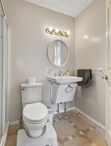 1425 Sabre Crt, Comox, BC 