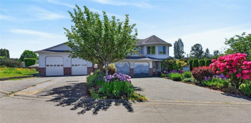 1425 Sabre Crt, Comox, BC 