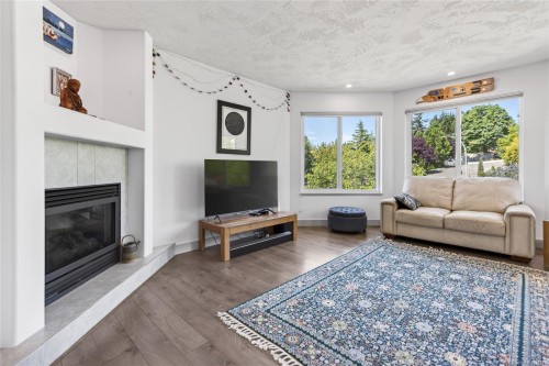 1425 Sabre Crt, Comox, BC 