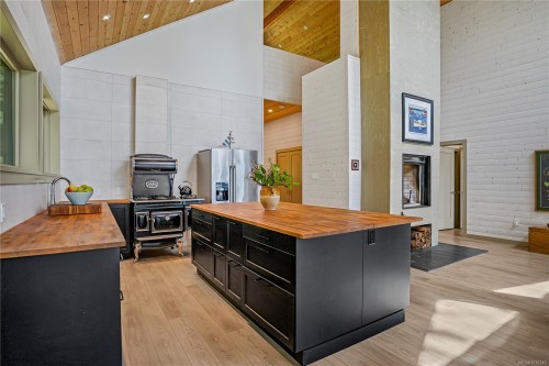105 Mapleleaf Lane, Sidney Island, BC 