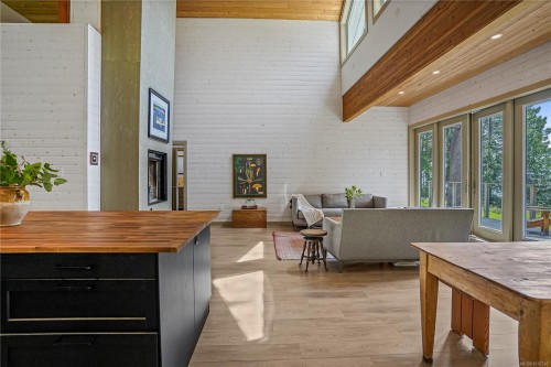 105 Mapleleaf Lane, Sidney Island, BC 