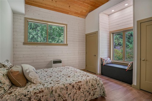 105 Mapleleaf Lane, Sidney Island, BC 