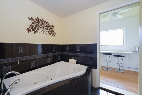 1777 Cecil St, Crofton, BC 