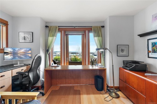 101-9949 Third St, Sidney, BC - Indoor Photo Showing Office
