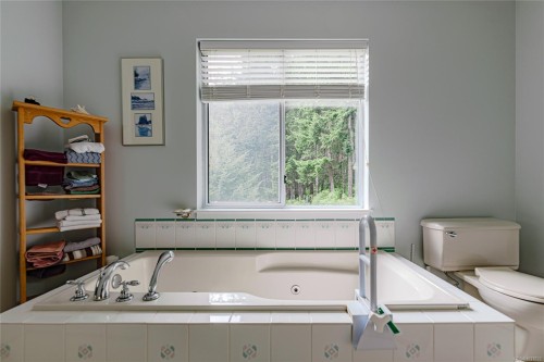 204 Cormorant Cres, Salt Spring, BC 
