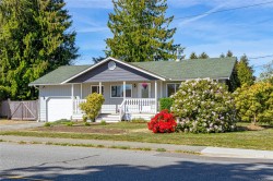 1030 Dunsmuir Cres Ladysmith, BC V9G 1N7