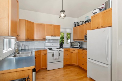 229 Quadra Loop, Quadra Island, BC 