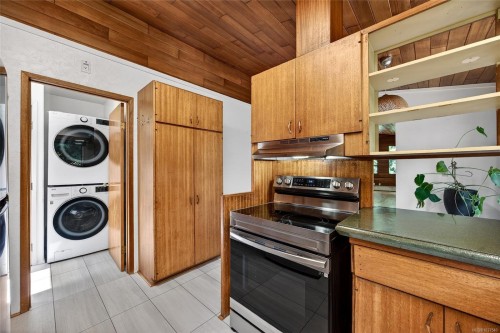 300 Walkers Hook Rd, Salt Spring, BC 
