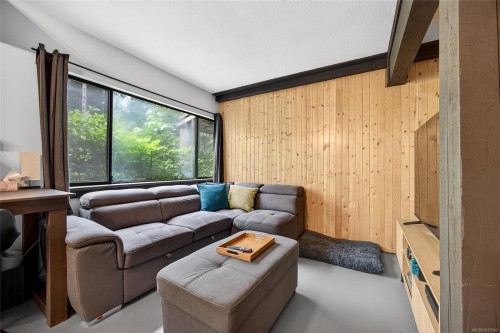 300 Walkers Hook Rd, Salt Spring, BC 