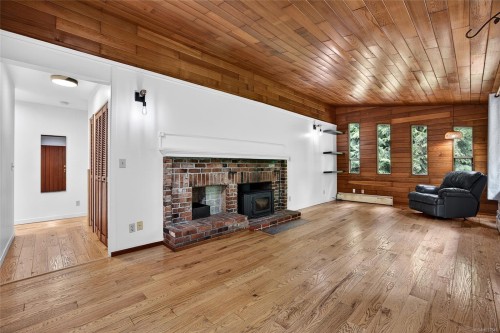 300 Walkers Hook Rd, Salt Spring, BC 