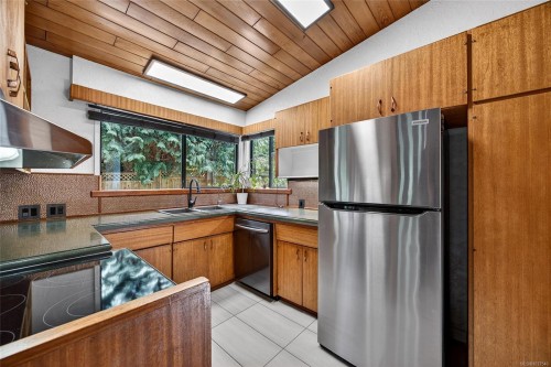 300 Walkers Hook Rd, Salt Spring, BC 