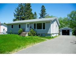 15 Bailey AVE  Fredericton, NB E3A 1H3