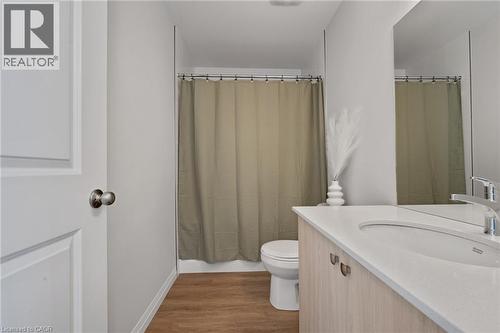 410 Northfield Drive W Unit# E11, Waterloo, ON - Indoor Photo Showing Bathroom