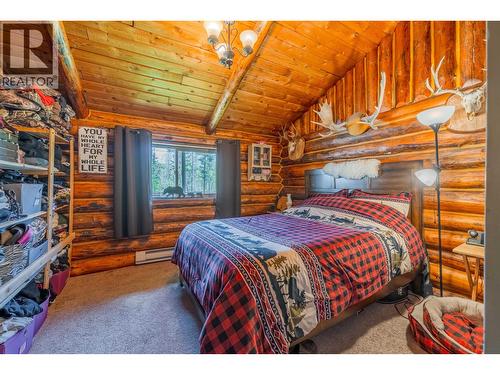 5134 Perkins Road, Forest Grove, BC - Indoor Photo Showing Bedroom