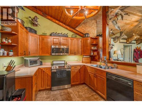 5134 Perkins Road, Forest Grove, BC - Indoor Photo Showing Kitchen With Double Sink