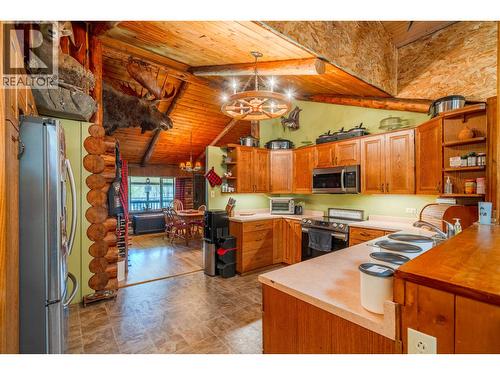 5134 Perkins Road, Forest Grove, BC - Indoor Photo Showing Kitchen