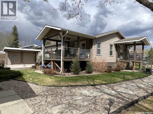 208 2Nd Avenue Se, Dorintosh, SK - Outdoor With Deck Patio Veranda
