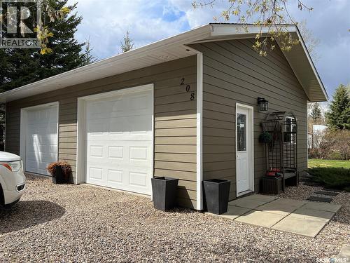 208 2Nd Avenue Se, Dorintosh, SK - Outdoor With Exterior