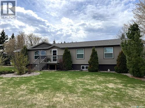 208 2Nd Avenue Se, Dorintosh, SK - Outdoor With Deck Patio Veranda With Facade