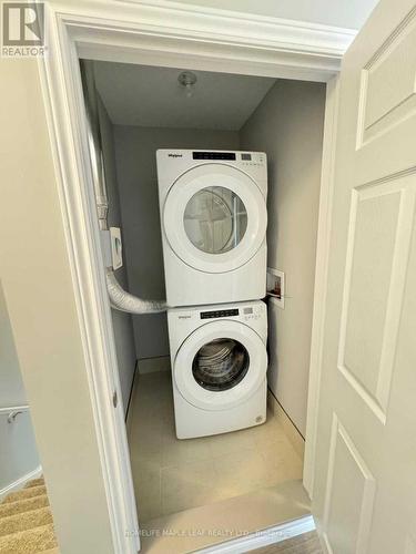 146 Oat Lane, Kitchener, ON - Indoor Photo Showing Laundry Room