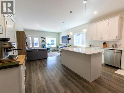 36 Eugene Avenue, Whitehorse, YT - Indoor Photo Showing Kitchen With Upgraded Kitchen