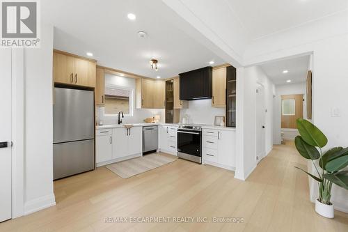 374 East 13Th Street, Hamilton, ON - Indoor Photo Showing Kitchen With Stainless Steel Kitchen