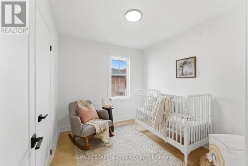374 East 13Th Street, Hamilton, ON - Indoor Photo Showing Bedroom