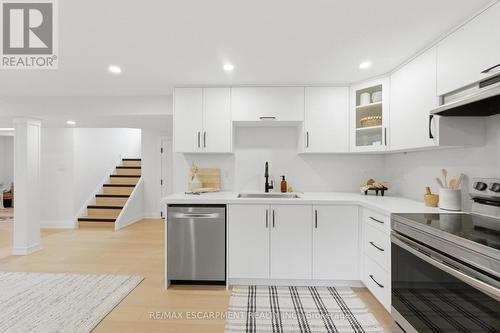 374 East 13Th Street, Hamilton, ON - Indoor Photo Showing Kitchen With Stainless Steel Kitchen