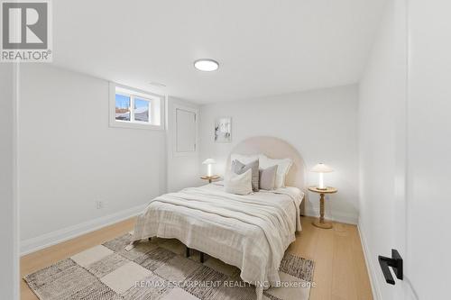 374 East 13Th Street, Hamilton, ON - Indoor Photo Showing Bedroom