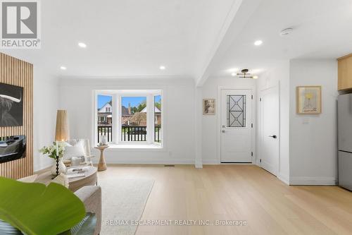 374 East 13Th Street, Hamilton, ON - Indoor