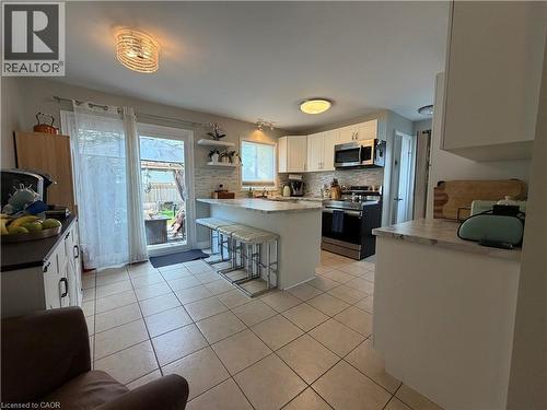 222 Scott Road, Cambridge, ON - Indoor Photo Showing Kitchen