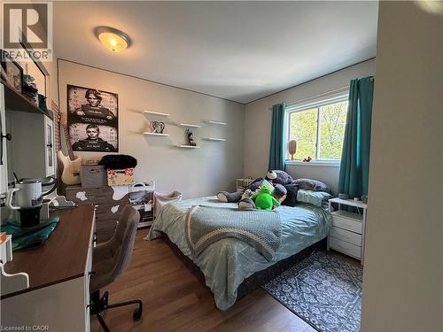 222 Scott Road, Cambridge, ON - Indoor Photo Showing Bedroom