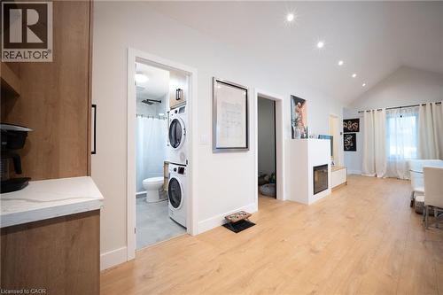 236 Macaulay Street E, Hamilton, ON - Indoor Photo Showing Laundry Room