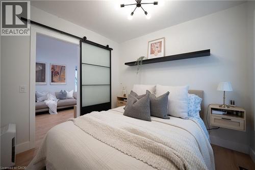 236 Macaulay Street E, Hamilton, ON - Indoor Photo Showing Bedroom