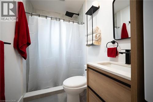 236 Macaulay Street E, Hamilton, ON - Indoor Photo Showing Bathroom