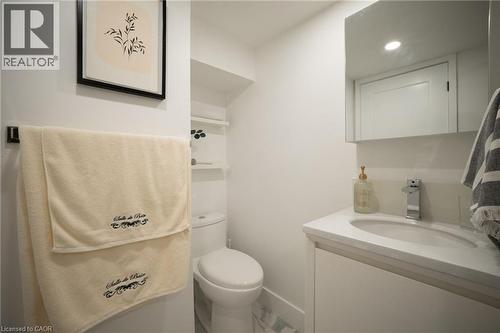236 Macaulay Street E, Hamilton, ON - Indoor Photo Showing Bathroom