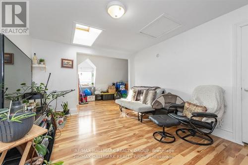 Apt 3 Living Room w skylight - 121 Osgoode Street, Ottawa, ON - Indoor