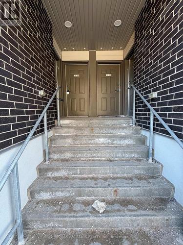 219 - 338 Albert Street, Waterloo, ON - Outdoor