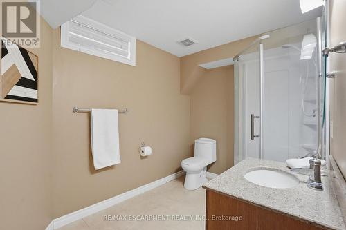 192 Concession 14, Hamilton, ON - Indoor Photo Showing Bathroom