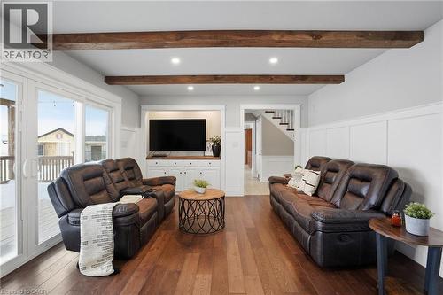 192 Concession 14, Puslinch, ON - Indoor Photo Showing Living Room