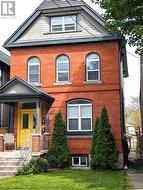 UPPER LEVEL - 106 WEST AVENUE N Hamilton, ON L8L 5C3