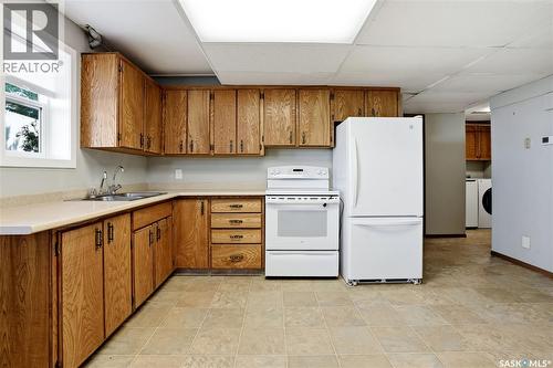 303 Currie Crescent, Strasbourg, SK - Indoor Photo Showing Kitchen With Double Sink