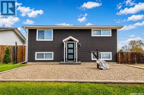 1304 Athabasca STREET W  Moose Jaw, SK S6H 6C1