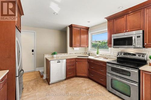 2640 Ulster Crescent, Ottawa, ON - Indoor Photo Showing Kitchen