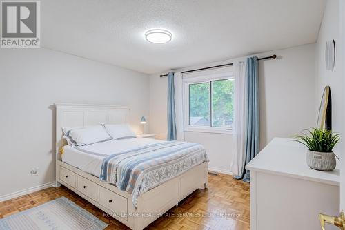 195 Cullum Court, Burlington, ON - Indoor Photo Showing Bedroom