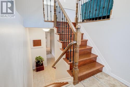 195 Cullum Court, Burlington, ON - Indoor Photo Showing Other Room