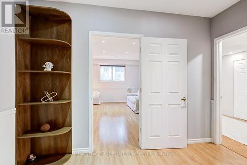 195 Cullum Court, Burlington, ON - Indoor Photo Showing Other Room