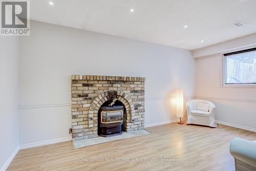 195 Cullum Court, Burlington, ON - Indoor Photo Showing Living Room With Fireplace