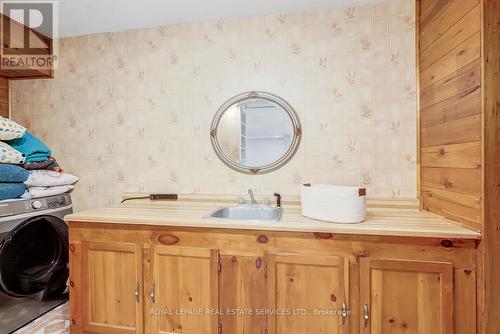 195 Cullum Court, Burlington, ON - Indoor Photo Showing Laundry Room