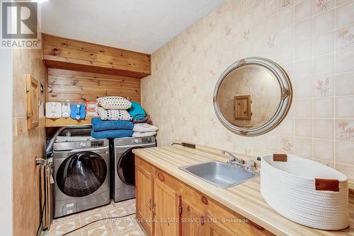 195 Cullum Court, Burlington, ON - Indoor Photo Showing Laundry Room